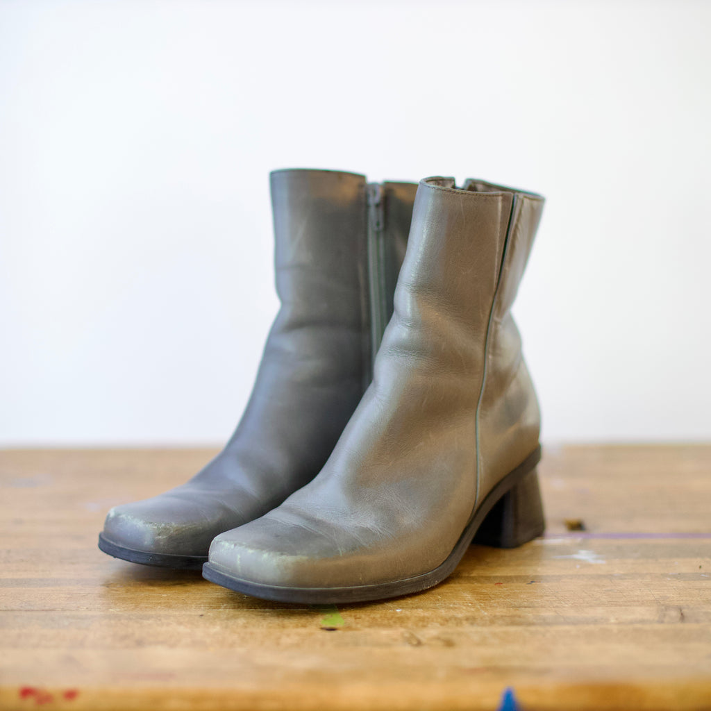 Vintage Naturalizer Grey Leather Block Heel Boots 7W