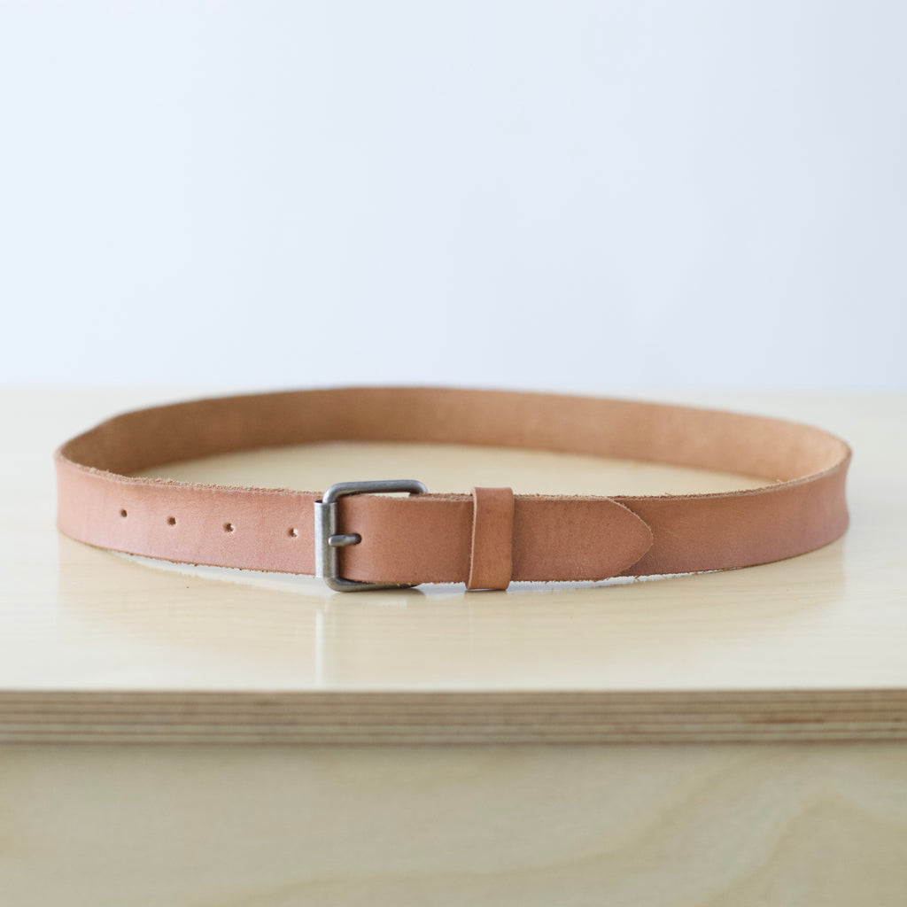 M/L Vintage natural leather belt with silver hardware