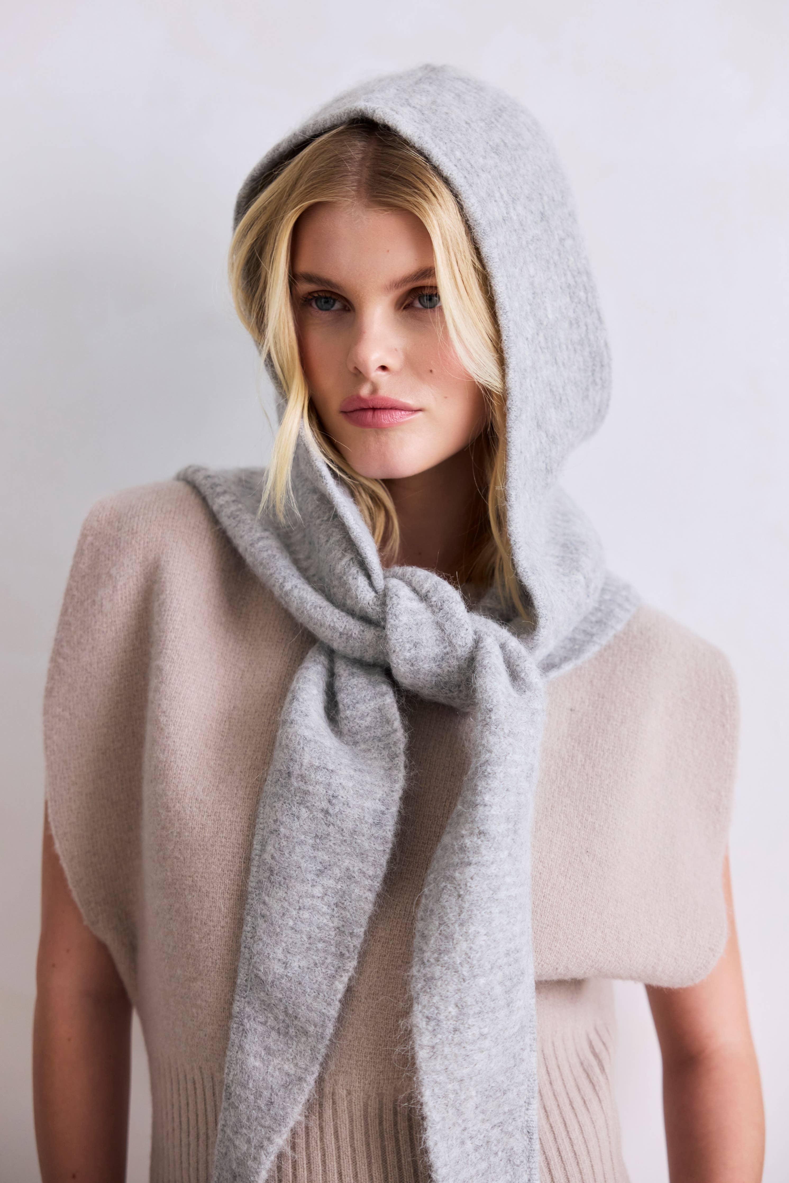 The Alpaca Hooded Scarf - Blizzard Grey