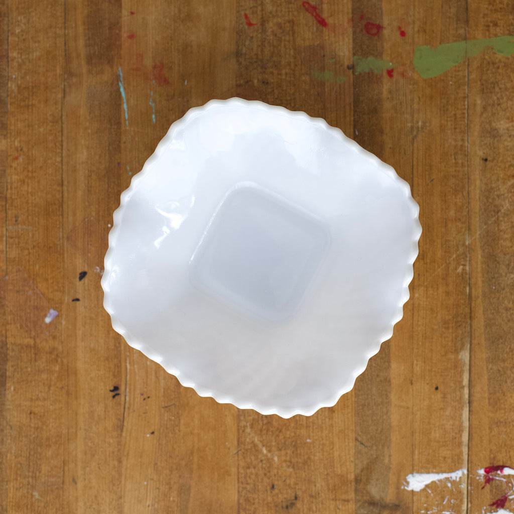 Vintage L.E. Smith White Milk Glass Bowl
