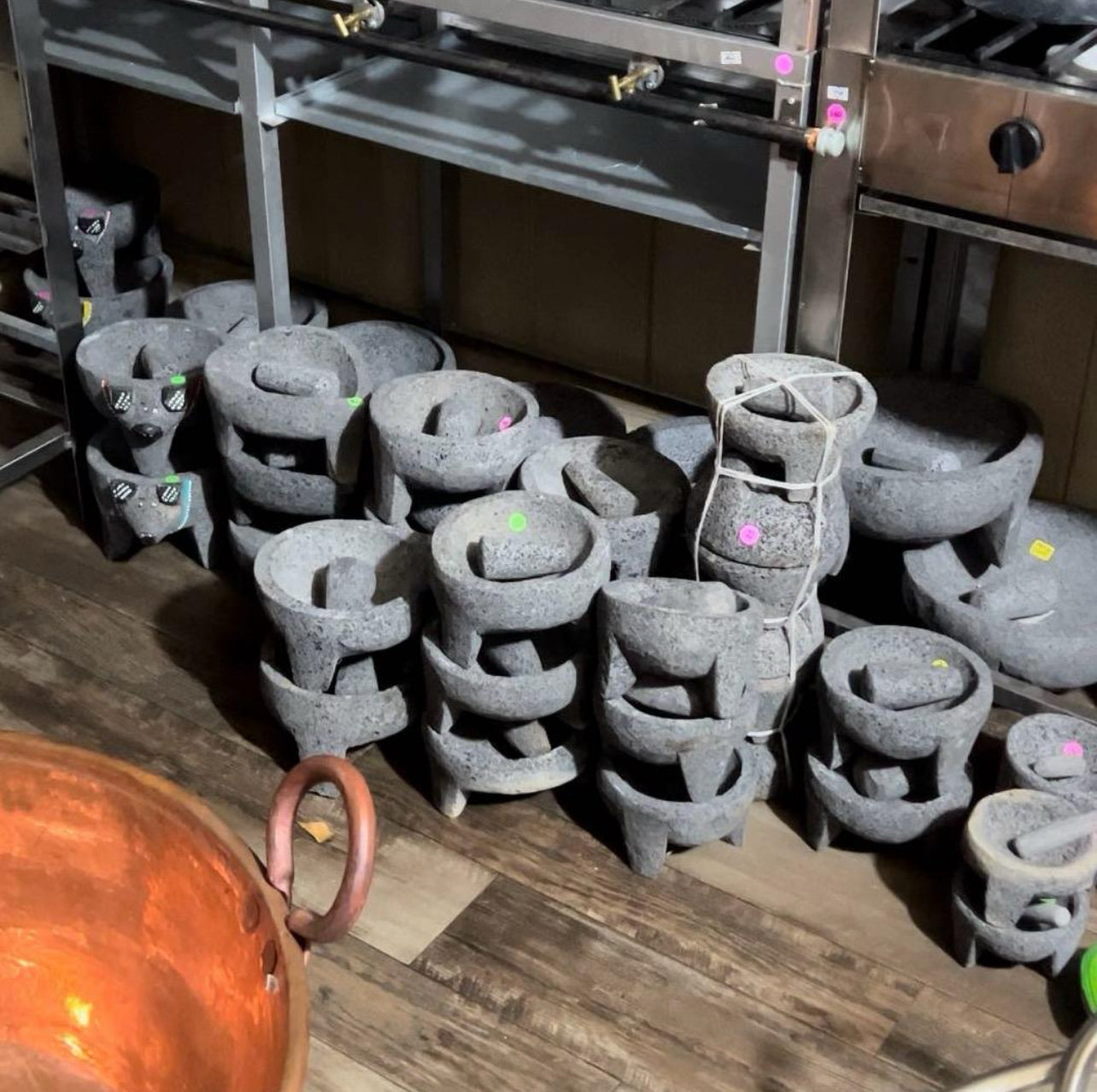 Artesania Diaz Molcajete Original 100% Lava Volcanic Stone Mortar and Pestle - Versatile Kitchen Tool for Grinding and Crushing Ingredients - Utensils