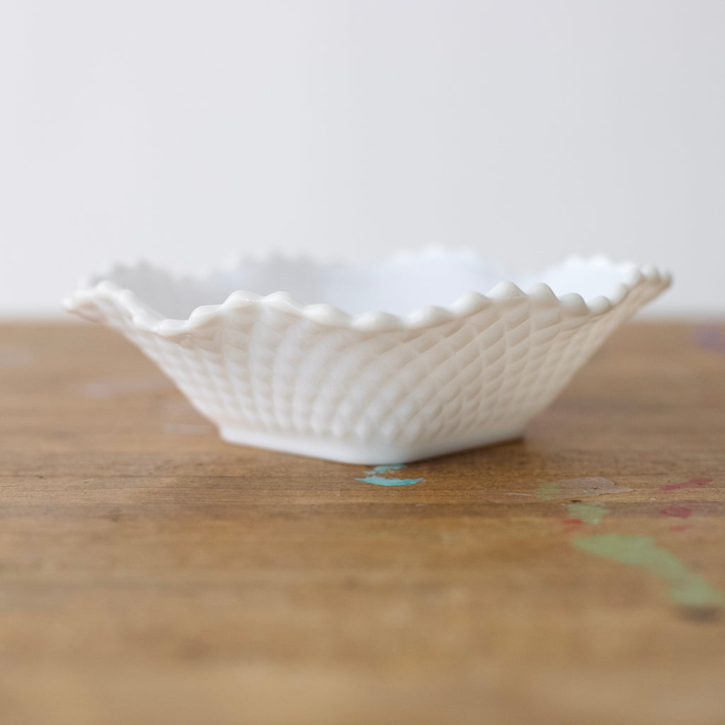 Vintage L.E. Smith White Milk Glass Bowl