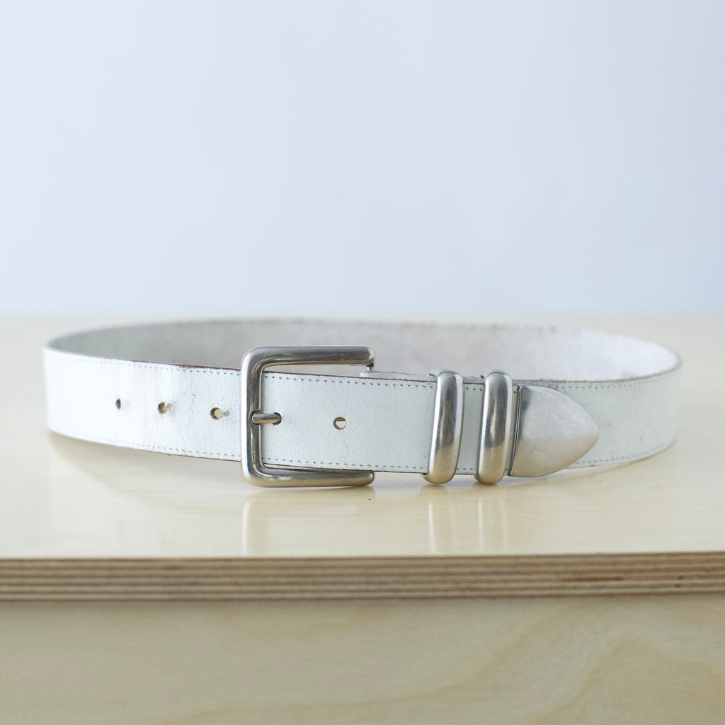 M/L Vintage L. Chessler genuine leather belt with silver buckle and tip