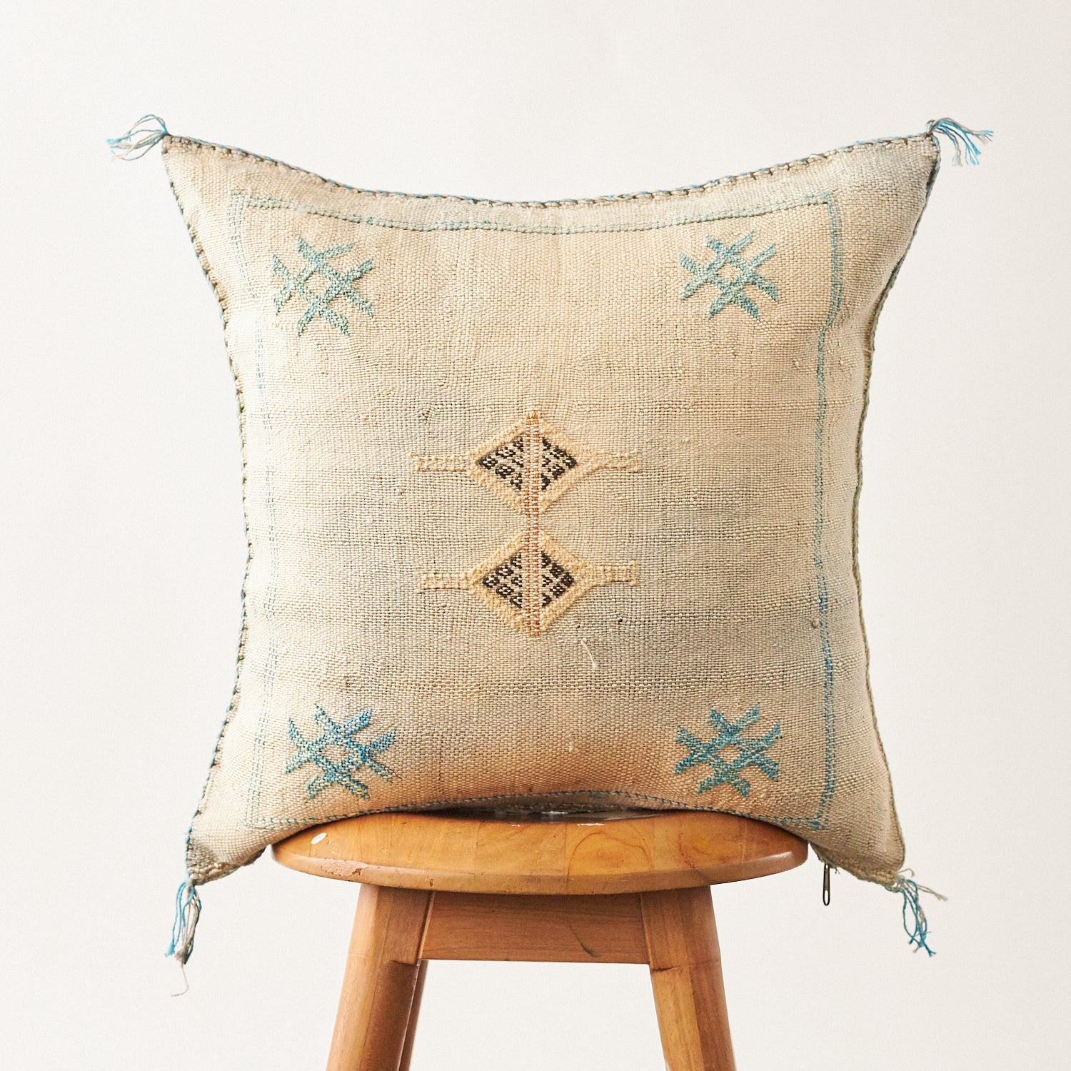 Moroccan Cactus Silk Cream/Grey