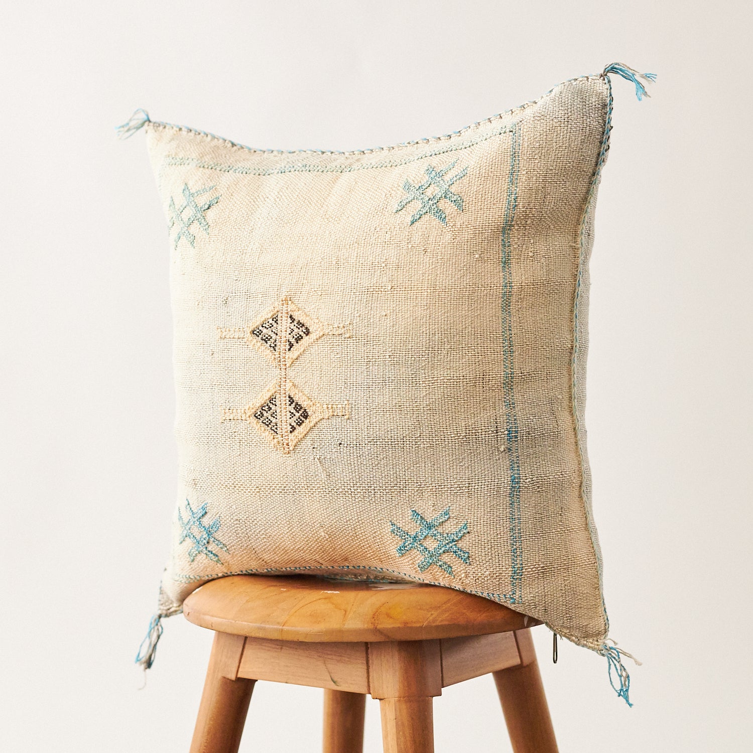 Moroccan Cactus Silk Cream/Grey