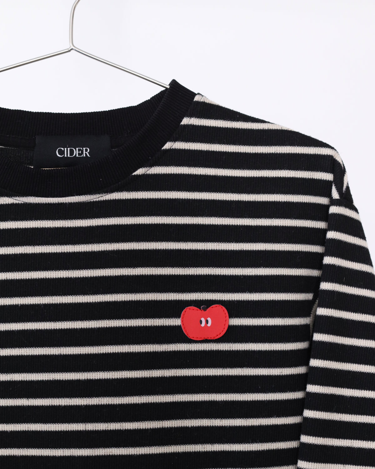 Women's Cider Black and White Apple Long Sleeve Size XS