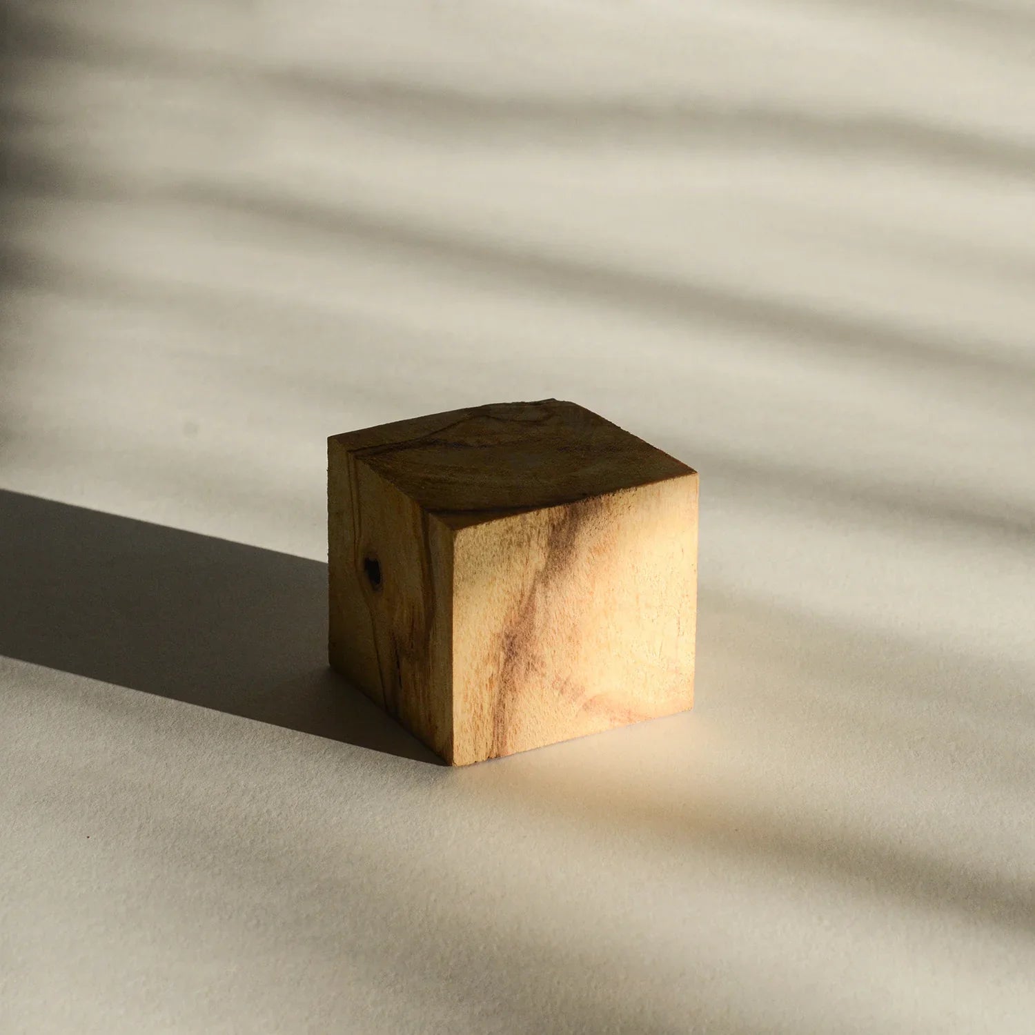 Cedar and Myrrh Diffuser Wood Palo Santo & 10ml Essential Oil Set