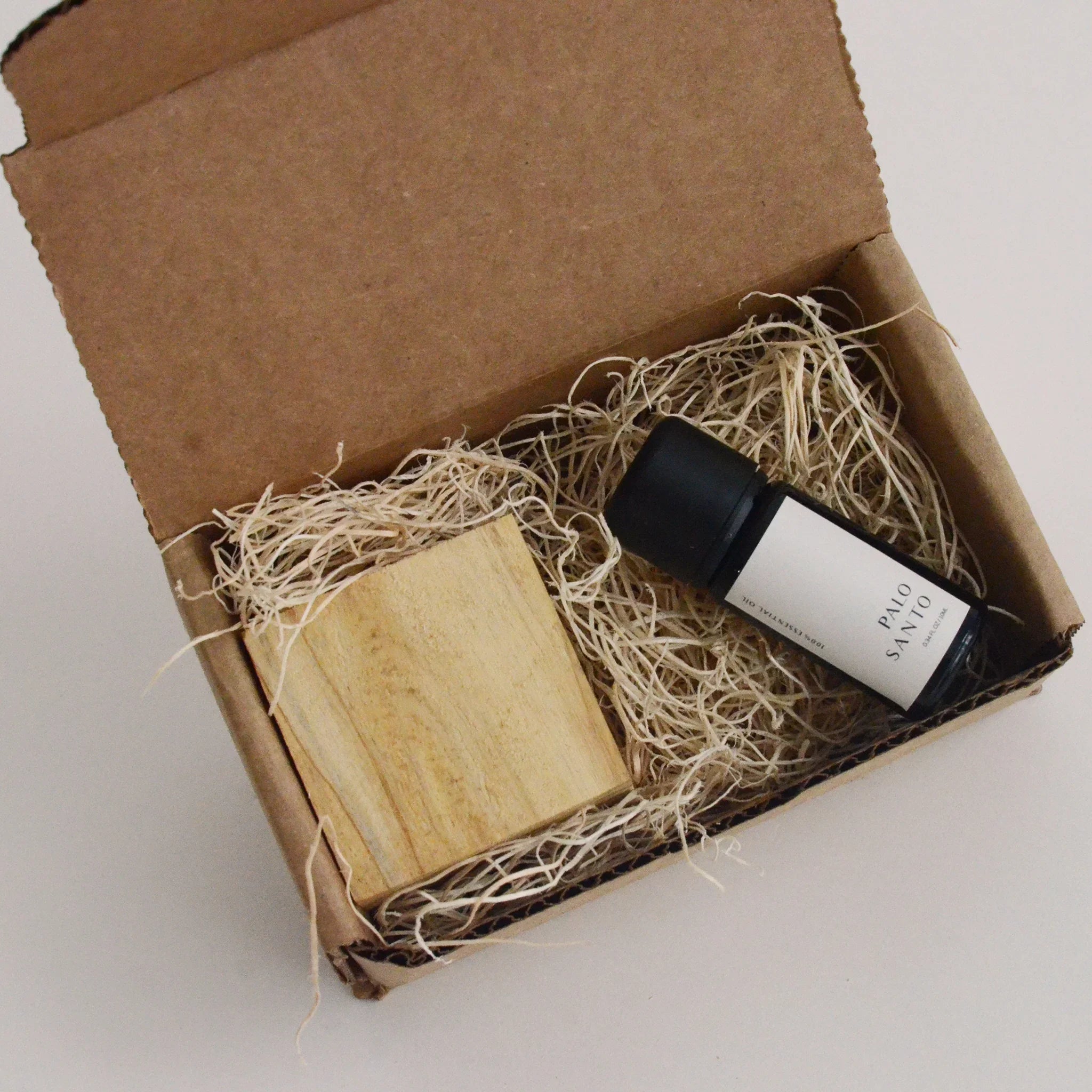 Cedar and Myrrh Diffuser Wood Palo Santo & 10ml Essential Oil Set