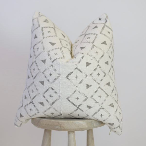 Mesago in Light Gray